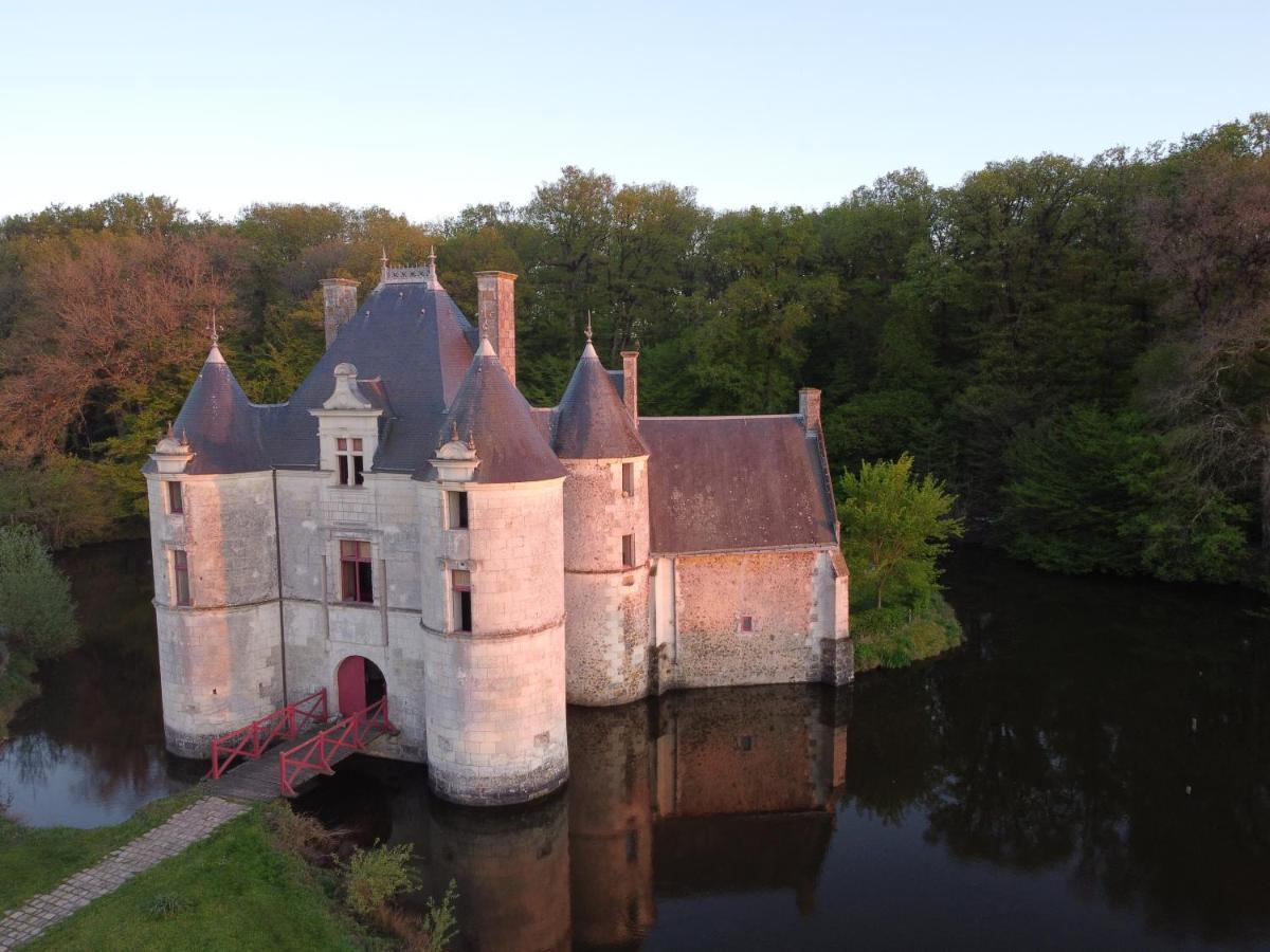 Le Chatelet Thilouze Exteriör bild