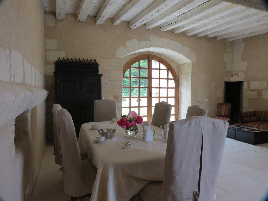 Le Chatelet Thilouze Exteriör bild