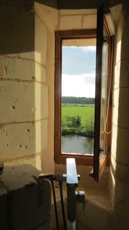 Le Chatelet Thilouze Exteriör bild